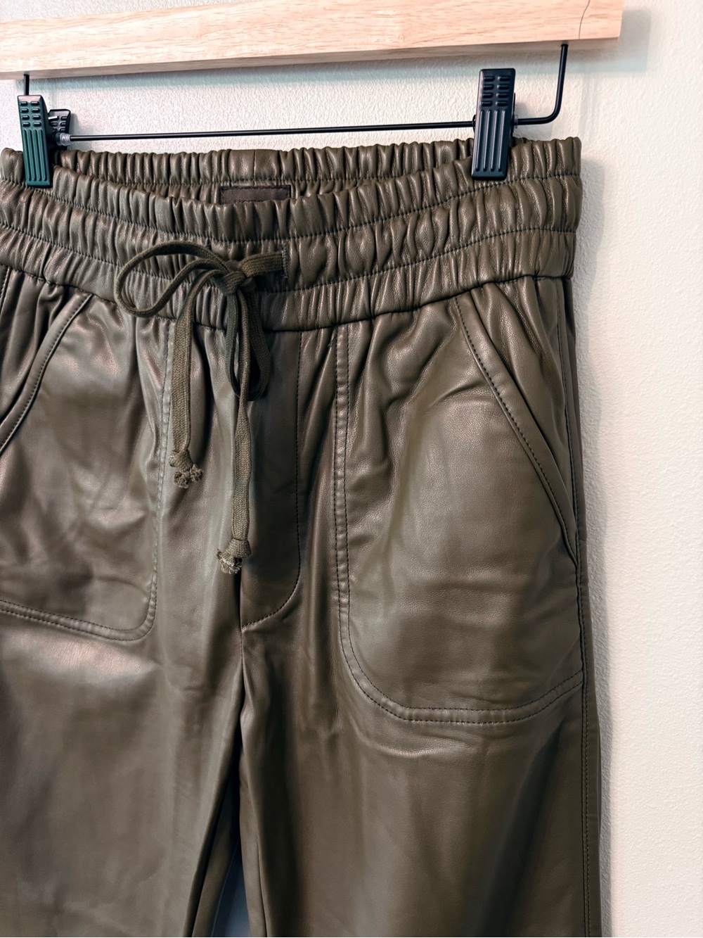 MOTHER The Rambler Lounger Ankle Faux Leather Pants Olive Size M - Picture 4 of 9